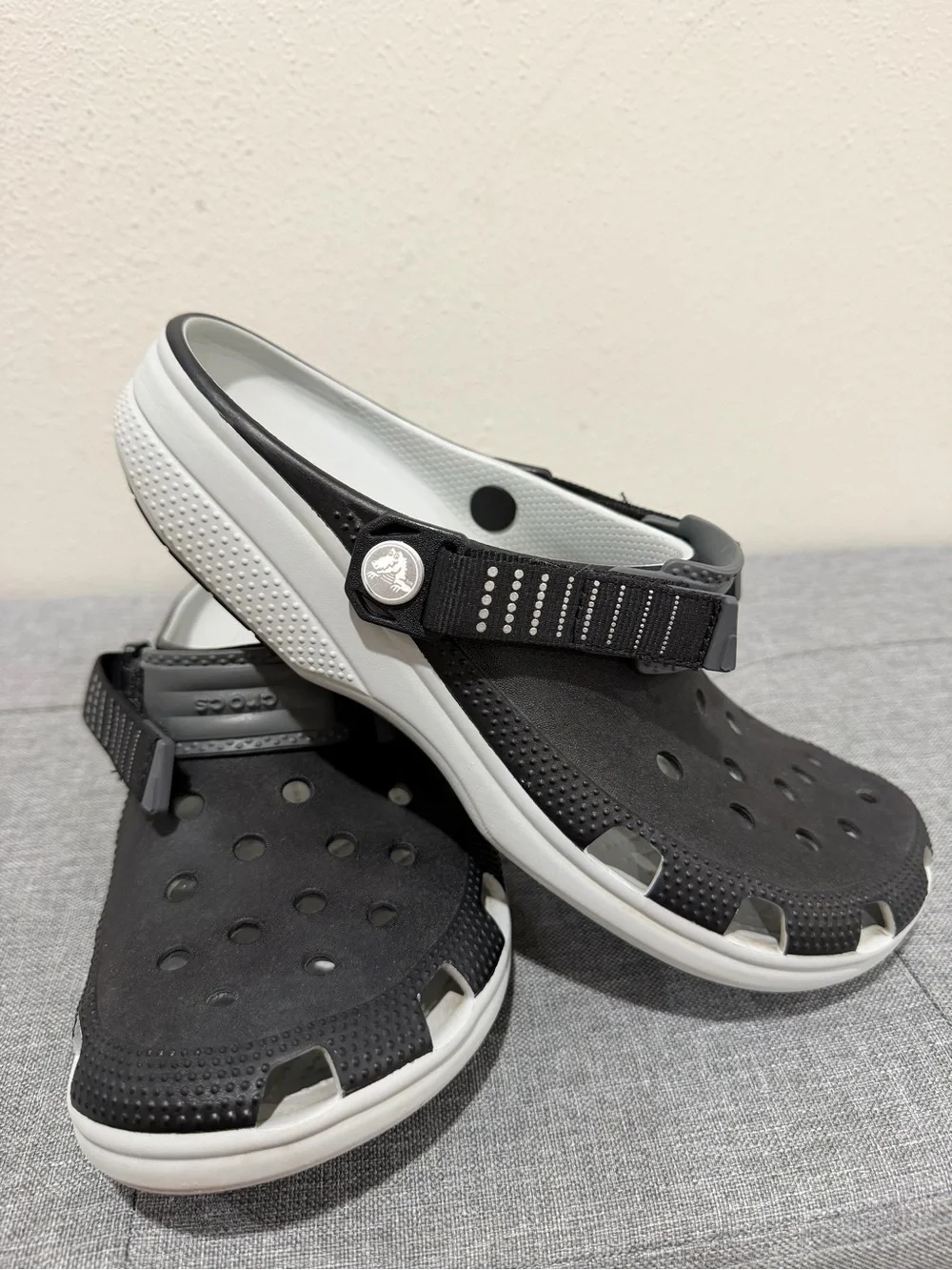 CROCS comfortable slip